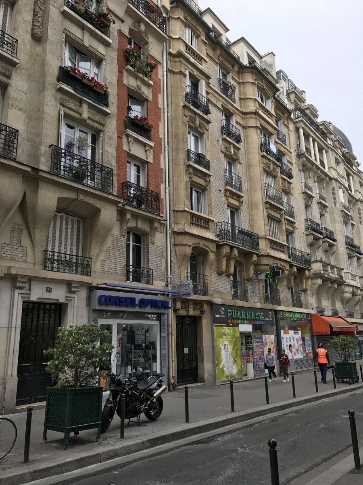 22 Rue Du Lieutenant Chauré 75020 Paris Le porte à porte - Communauté Ain Karem